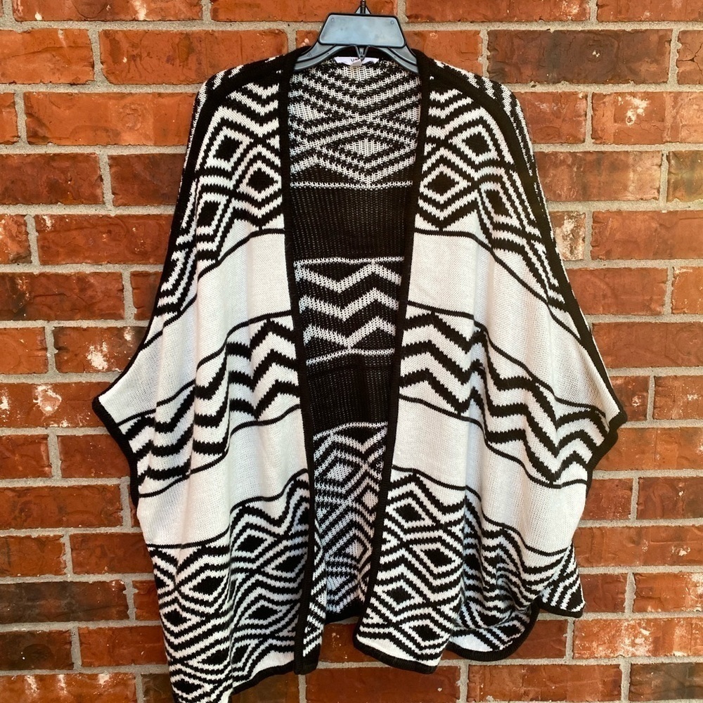 Jack Black White Southwestern Knit Boho Kimono Poncho Chunky Sweater Festival